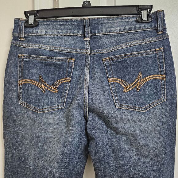 Wrangler Bootcut Jeans Women's 11x32 (30x31.5) Blue Embroidered Logo Patch EUC - Picture 8 of 9